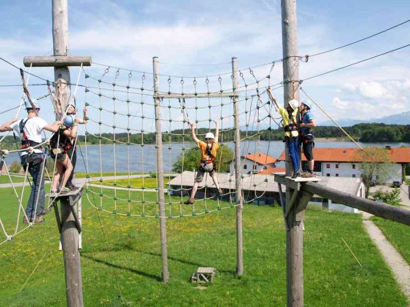 Kletterspaß Parcours Hochseilgarten Höhen